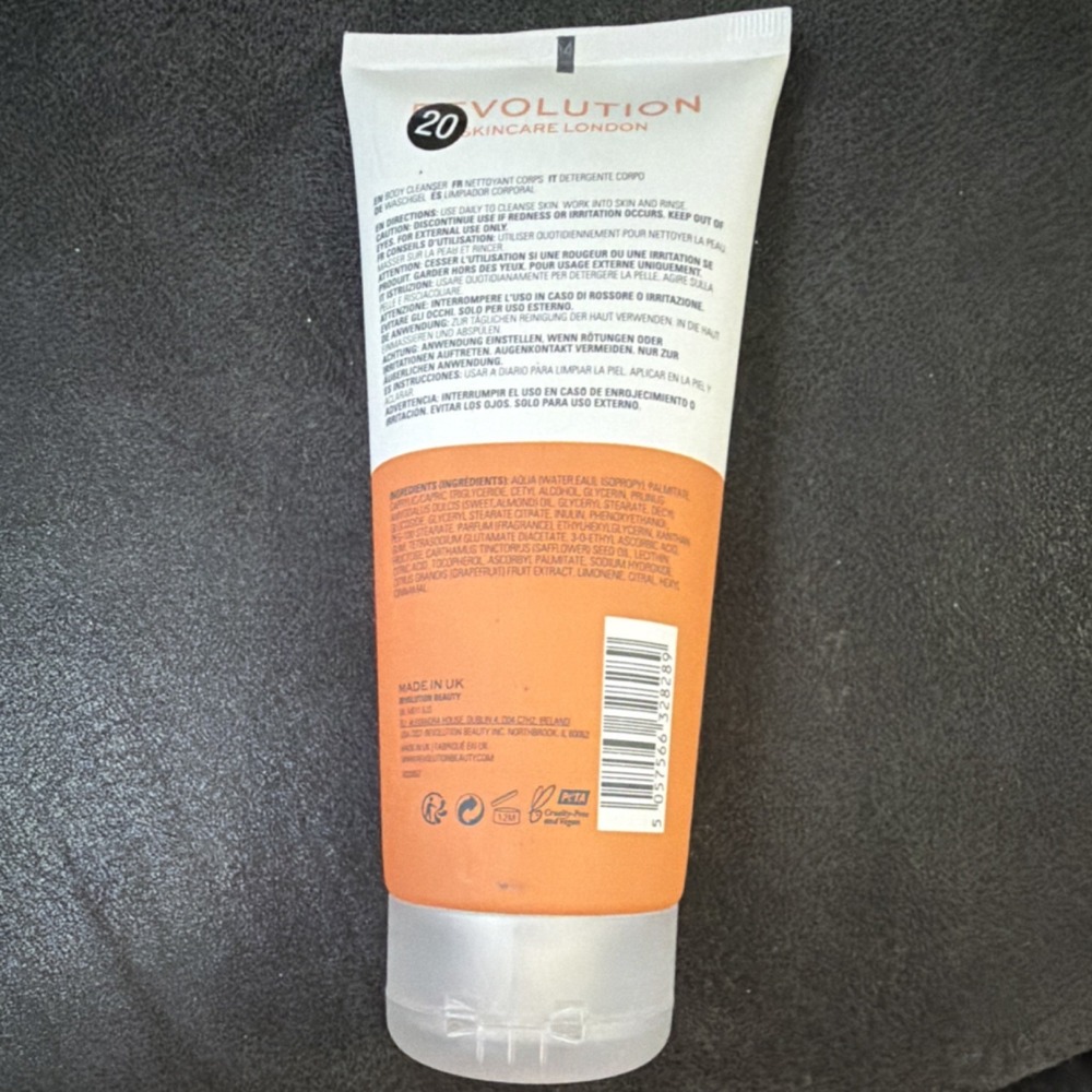 Revolution Skincare London Vitamin C Glow Body‎ Cleanser 200ml Vegan Grapefruit - Picture 2 of 2